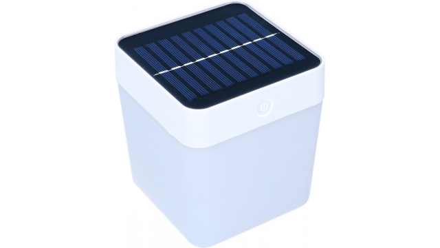 Grundig Solar Lamp Tuinverlichting op Zonne Energie  Wit/Oranje/Blauw/Groen Licht Tot 8 Uur Licht